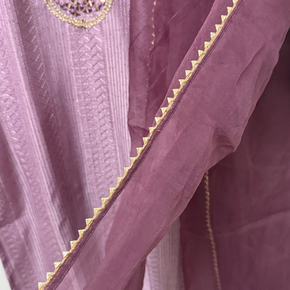 NWT Pakistani Indian Elegant Purple lavender Embroidered Kurta Set - Picture 7 of 9